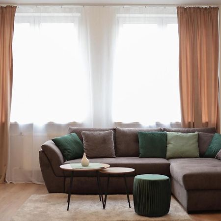 ברטיסלאבה Beautiful And Stylish 2 Bedroom Apartment In The City Center And In The Pedestrian Zone מראה חיצוני תמונה