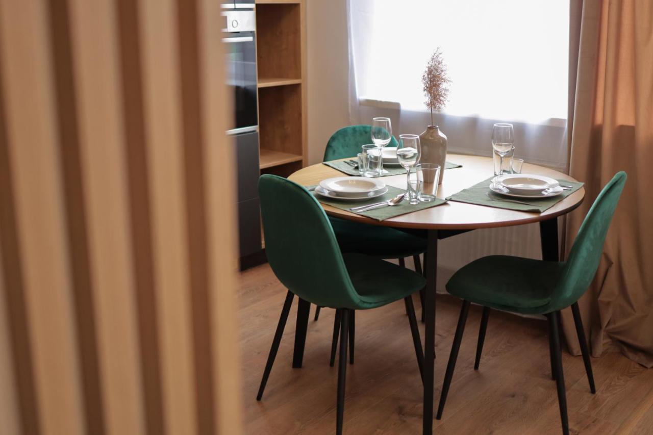 ברטיסלאבה Beautiful And Stylish 2 Bedroom Apartment In The City Center And In The Pedestrian Zone מראה חיצוני תמונה