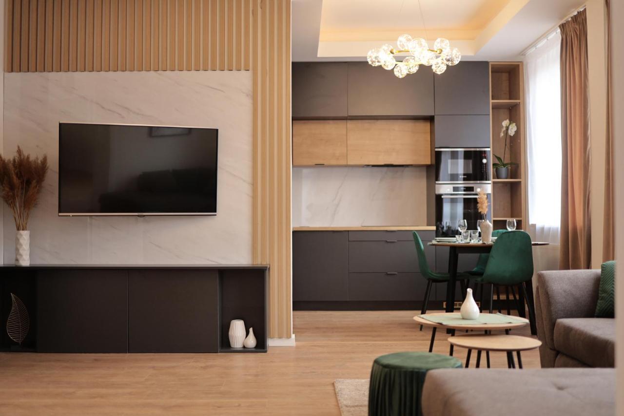 ברטיסלאבה Beautiful And Stylish 2 Bedroom Apartment In The City Center And In The Pedestrian Zone מראה חיצוני תמונה