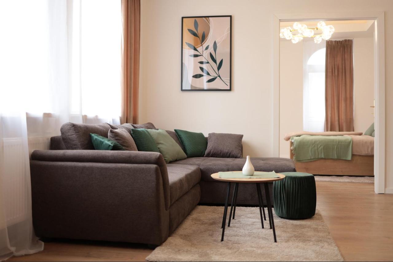 ברטיסלאבה Beautiful And Stylish 2 Bedroom Apartment In The City Center And In The Pedestrian Zone מראה חיצוני תמונה